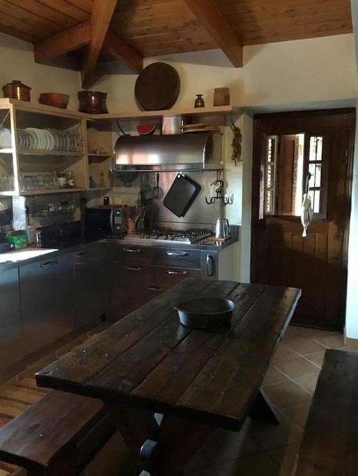 Χωριάτικος ξενώνας 6 ατόμων στη Γορτυνία